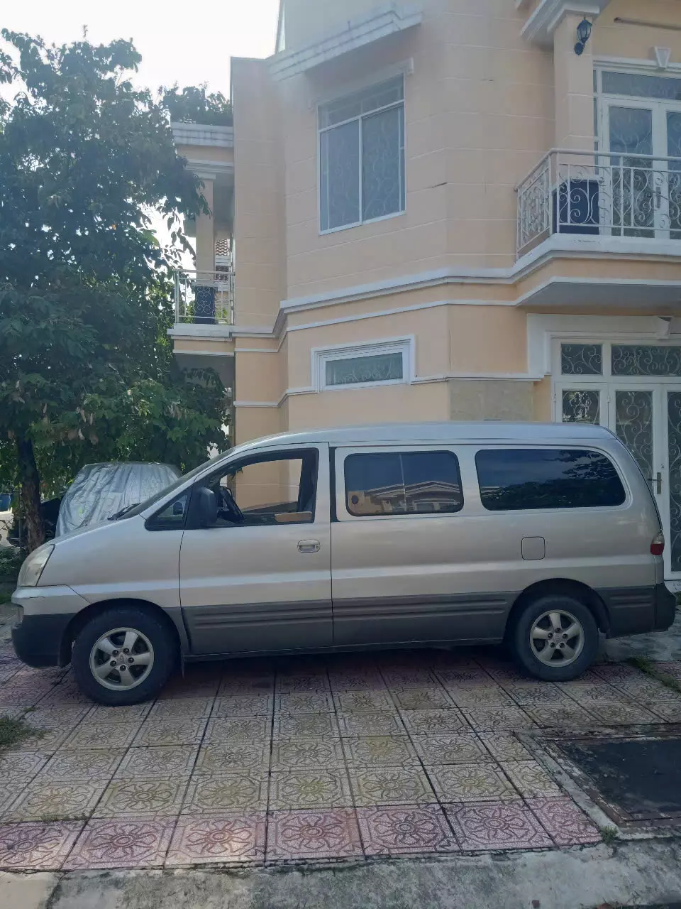 CẦN BÁN XE HYUNDAI STAREX 2004 – 2.5 MT – NHẬP KHẨU HÀN QUỐC-3