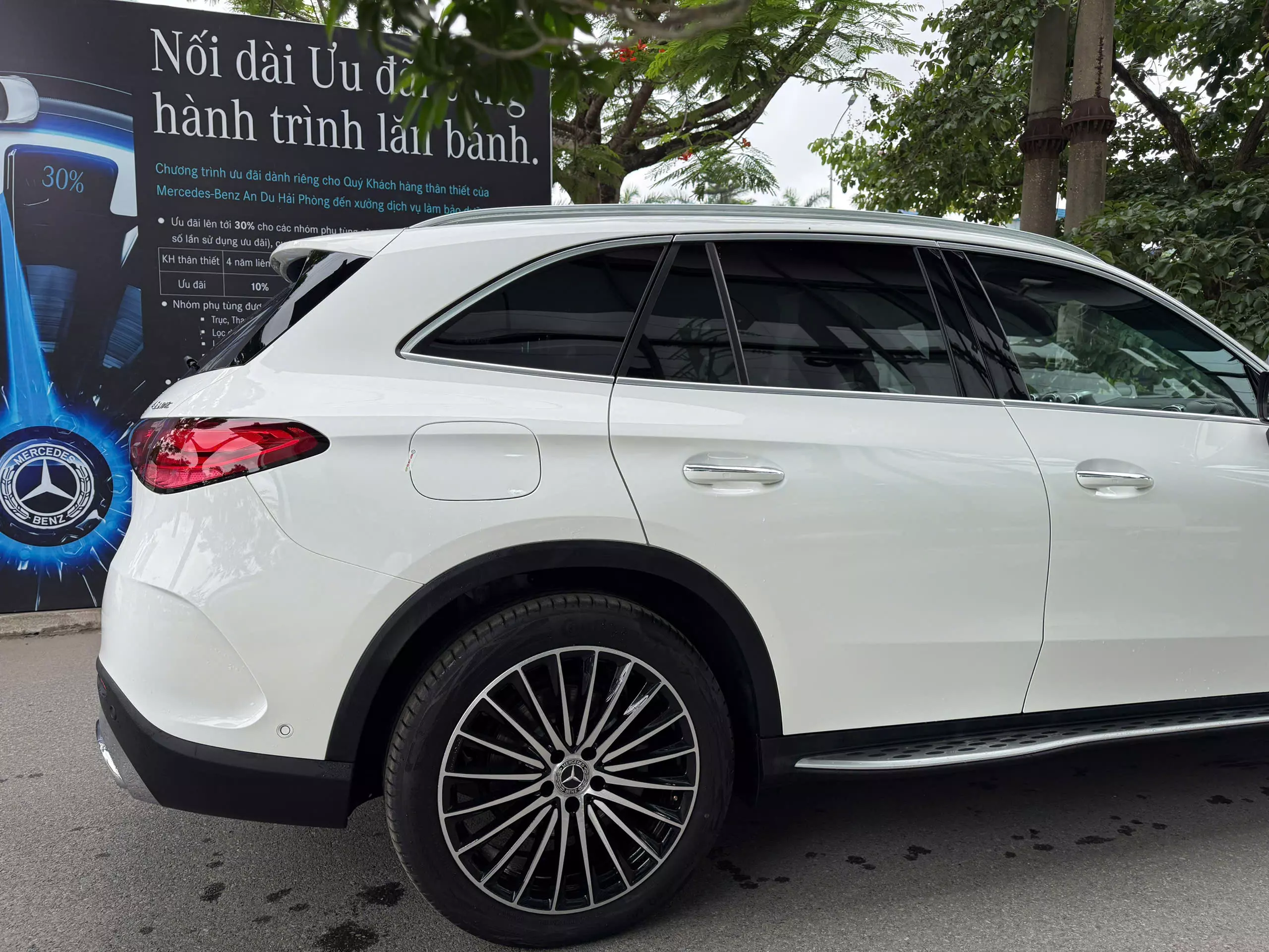 Mercedes-Benz GLC 300 4MATIC – SUV hạng sang bán chạy số 1 của thương hiệu Ngôi Sao  3 cánh.-2