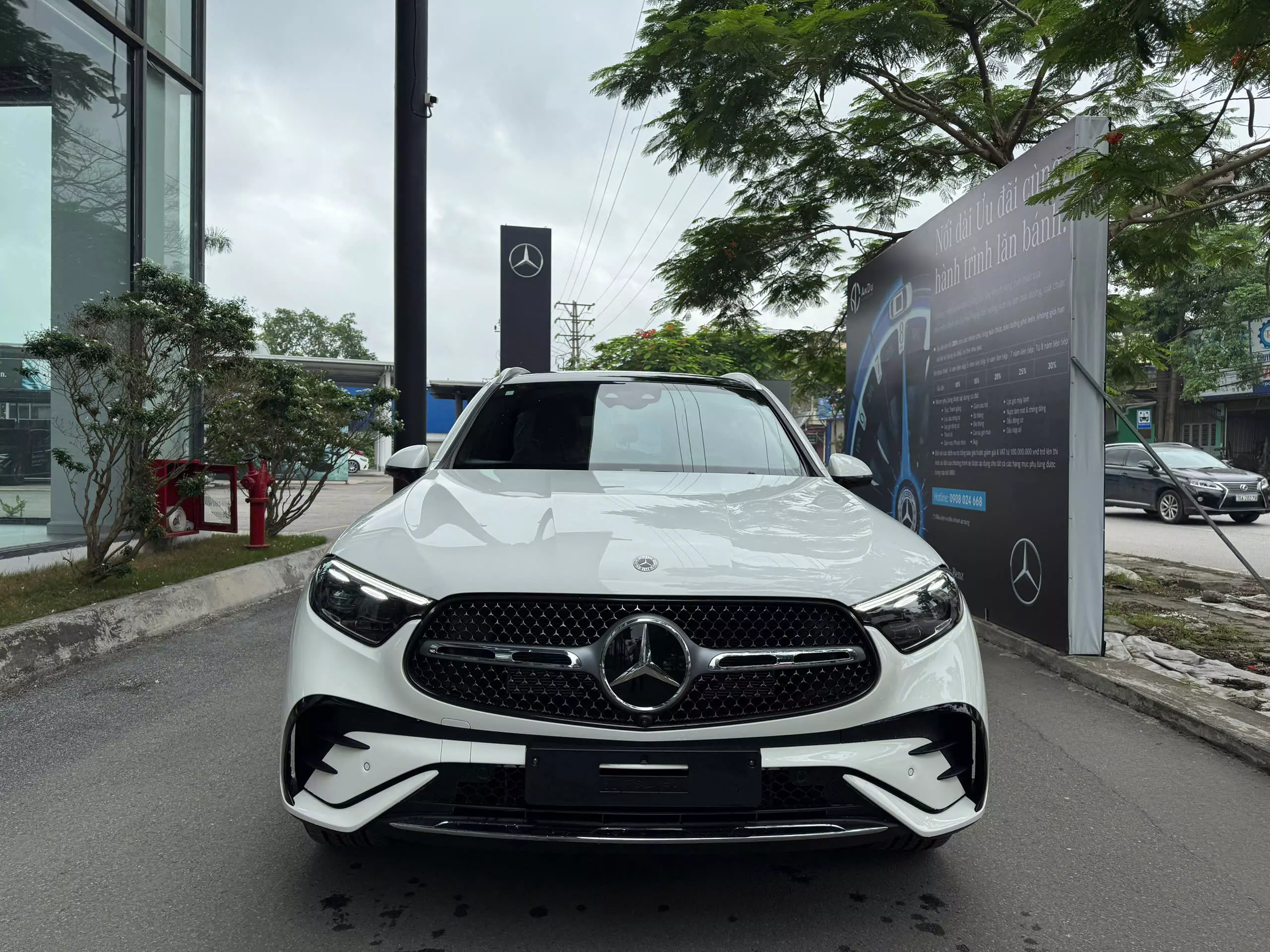 Mercedes-Benz GLC 300 4MATIC – SUV hạng sang bán chạy số 1 của thương hiệu Ngôi Sao  3 cánh.-3