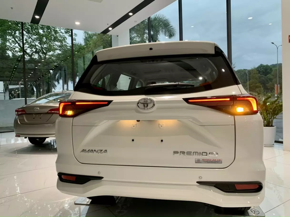 Avanza Premio 1.5 CVT 2023 – Bạc, 36.100km-3