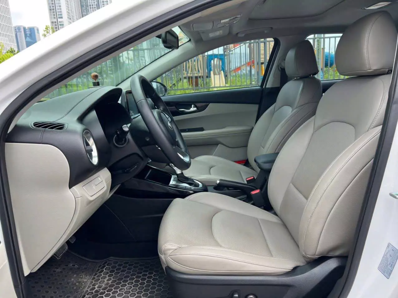 CHÍNH CHỦ không có nhu cầu sử dụng cần  BÁN Ô TÔ CERATO Luxury-1