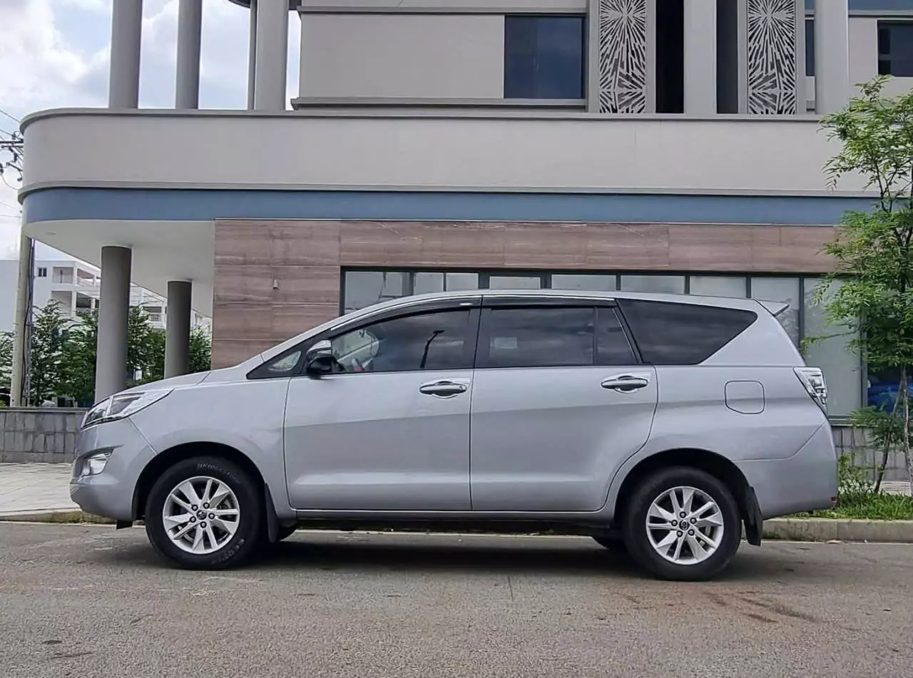 Cần Bán Xe Toyota Innova 2017-2