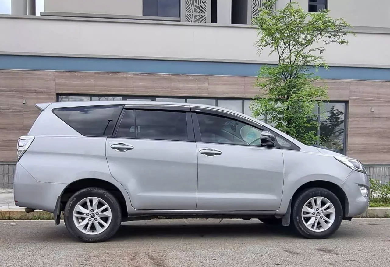 Cần Bán Xe Toyota Innova 2017-5