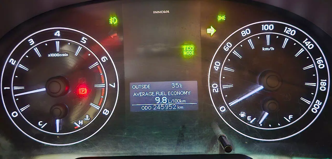 Cần Bán Xe Toyota Innova 2017-3