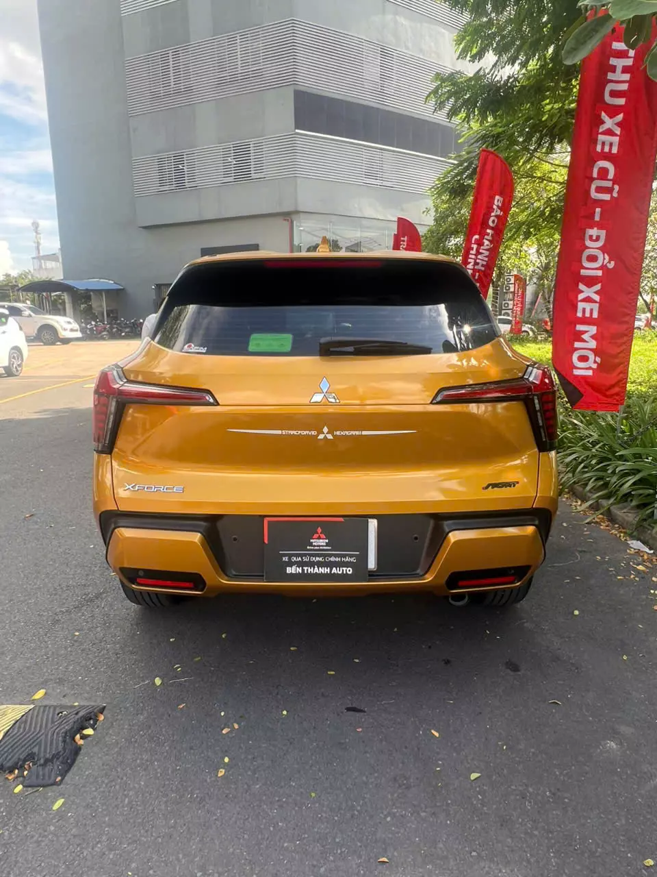 CẦN BÁN XE MITSUBISHI XFORCE -2