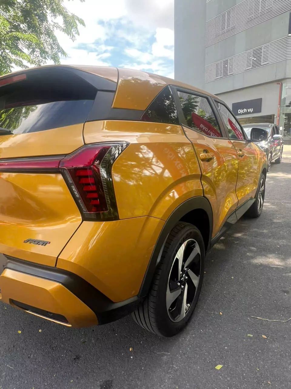 CẦN BÁN XE MITSUBISHI XFORCE -4