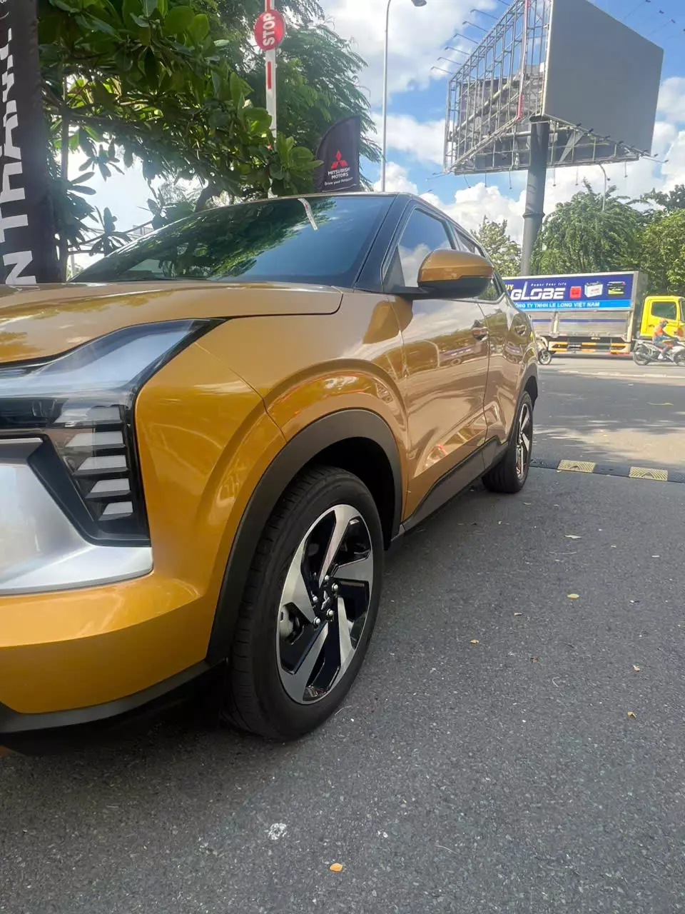 CẦN BÁN XE MITSUBISHI XFORCE -3