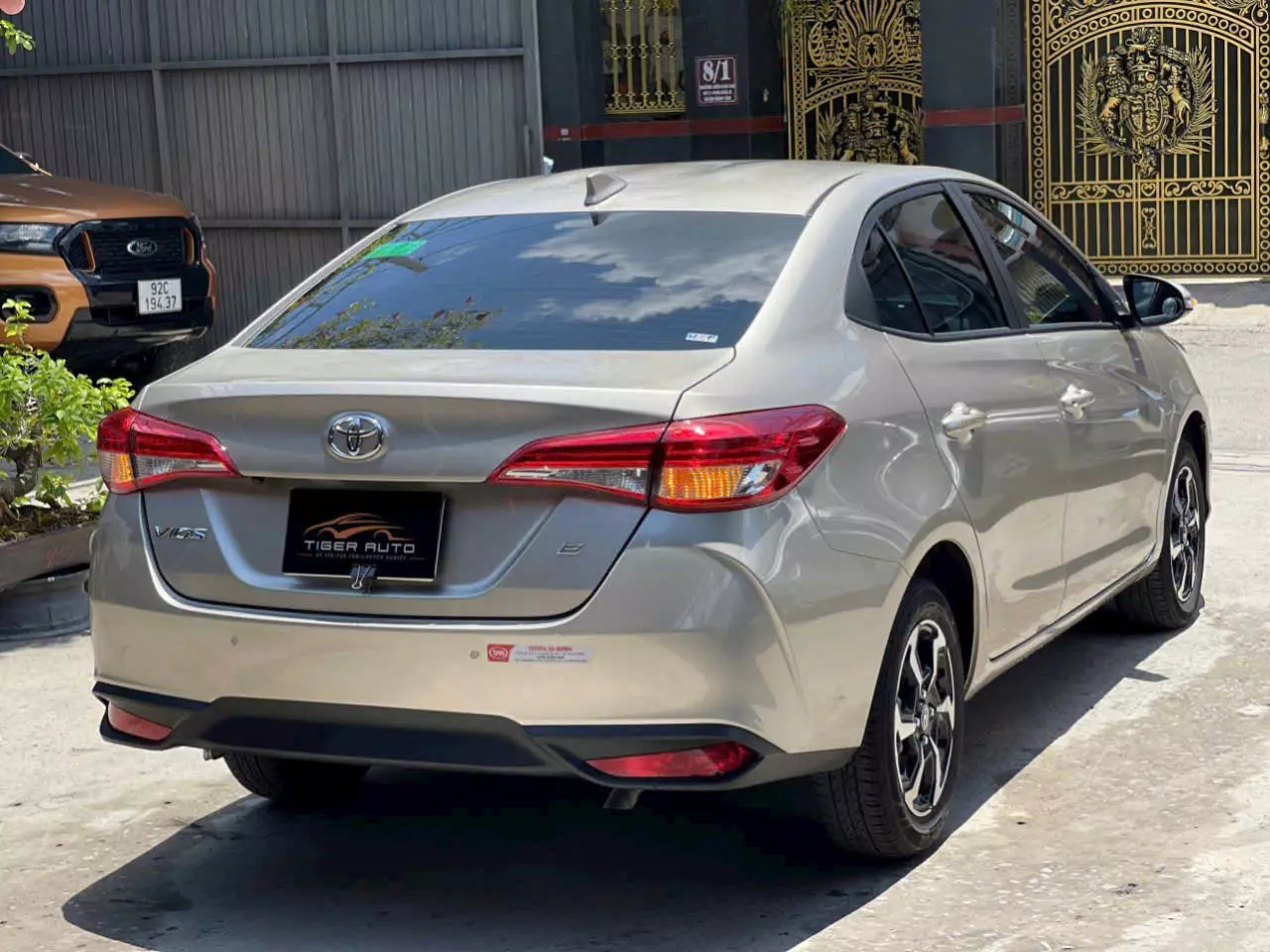 Chính chủ cần bán xe Toyota Vios 2024 bản E cvt-0