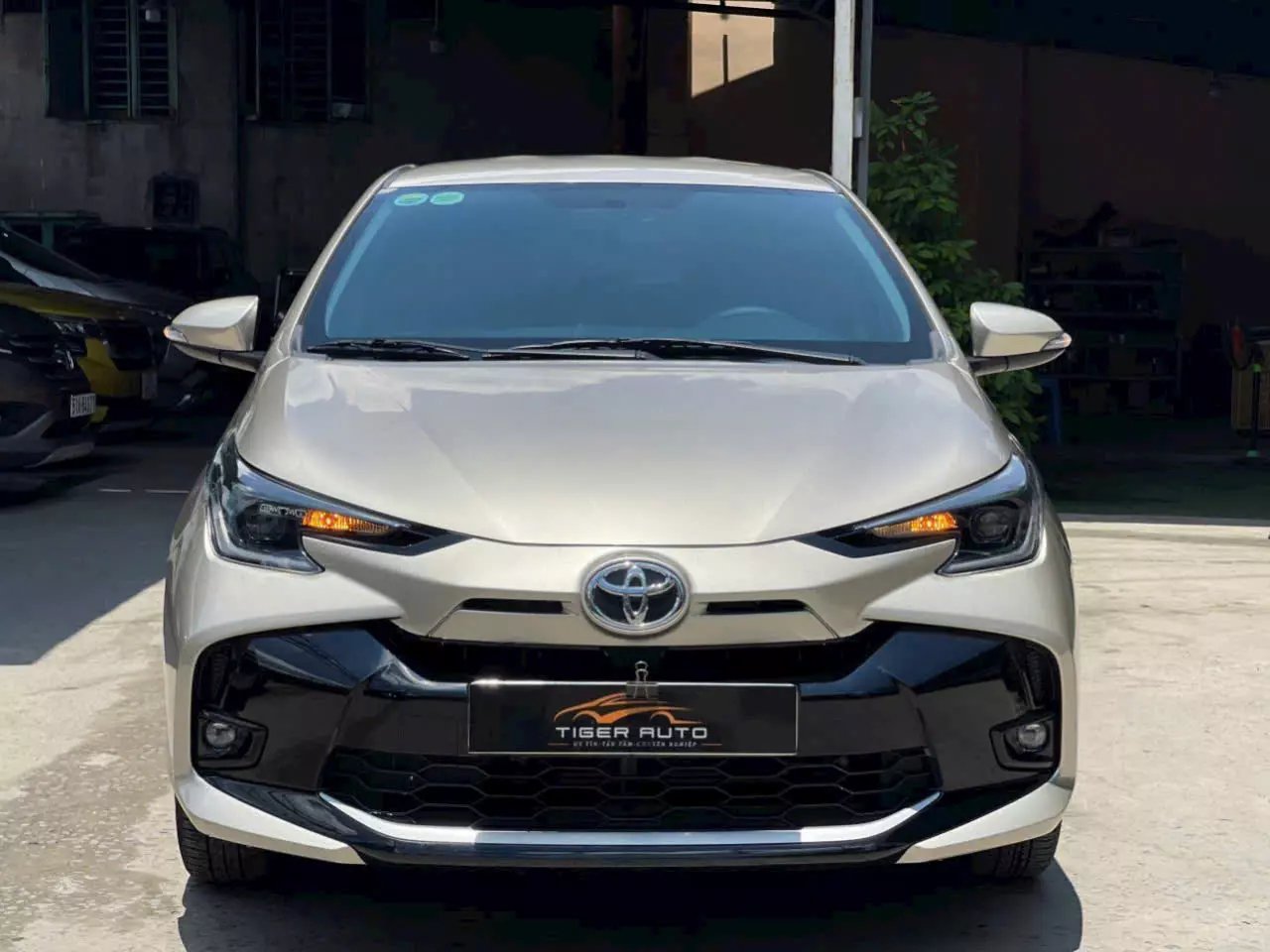Chính chủ cần bán xe Toyota Vios 2024 bản E cvt-2