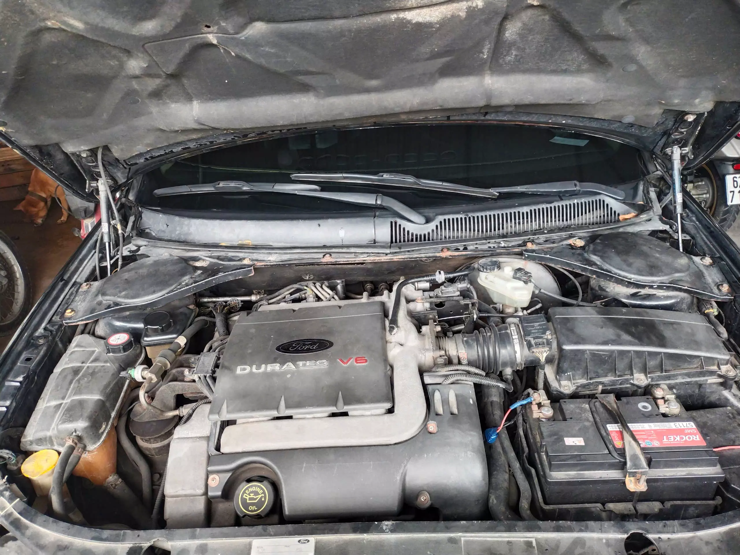 Xe Ford Mondeo, phiên bản 2.5 AT, sản xuất năm 2004-1