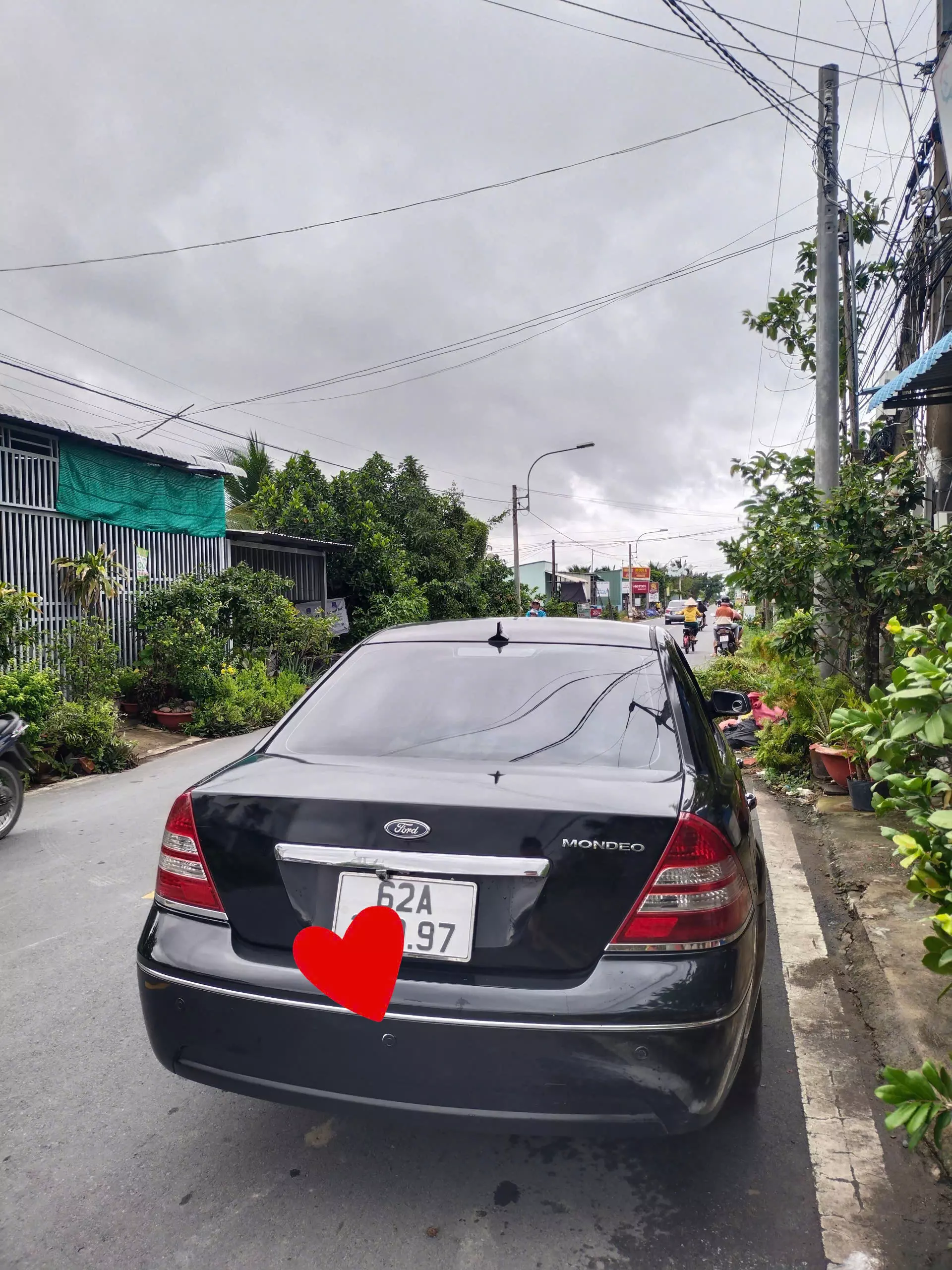 Xe Ford Mondeo, phiên bản 2.5 AT, sản xuất năm 2004-4