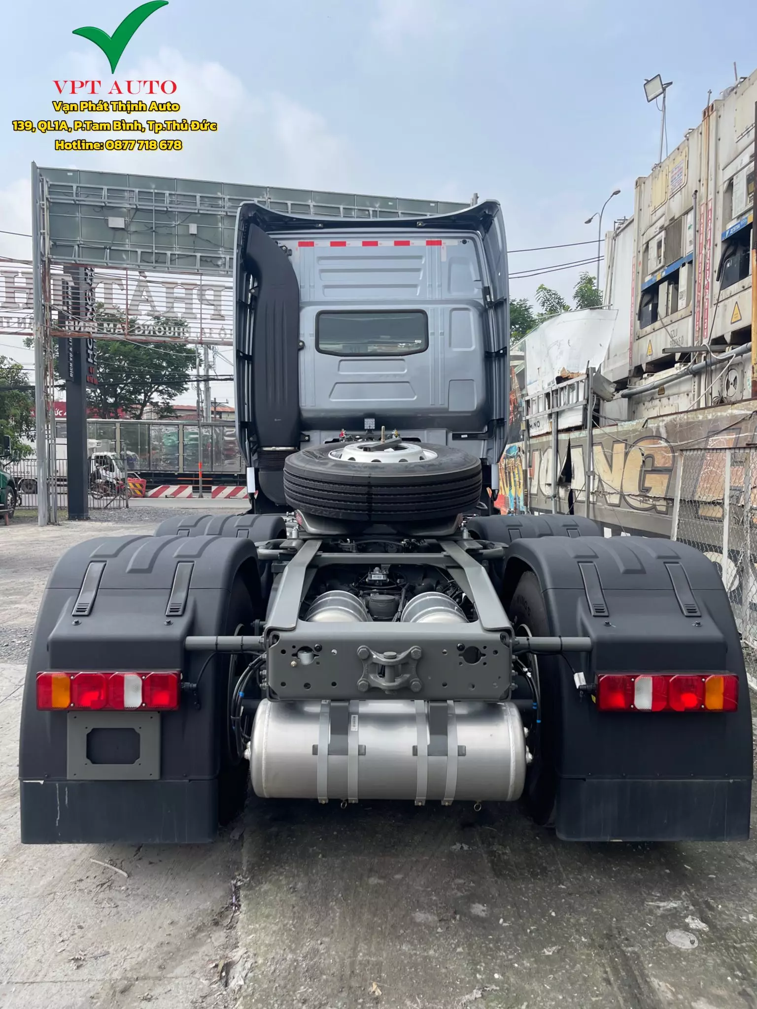 Bán Xe đầu kéo Howo Sitrak 430hp máy Weichai 2025, màu bạc, nhập khẩu nguyên chiếc -3