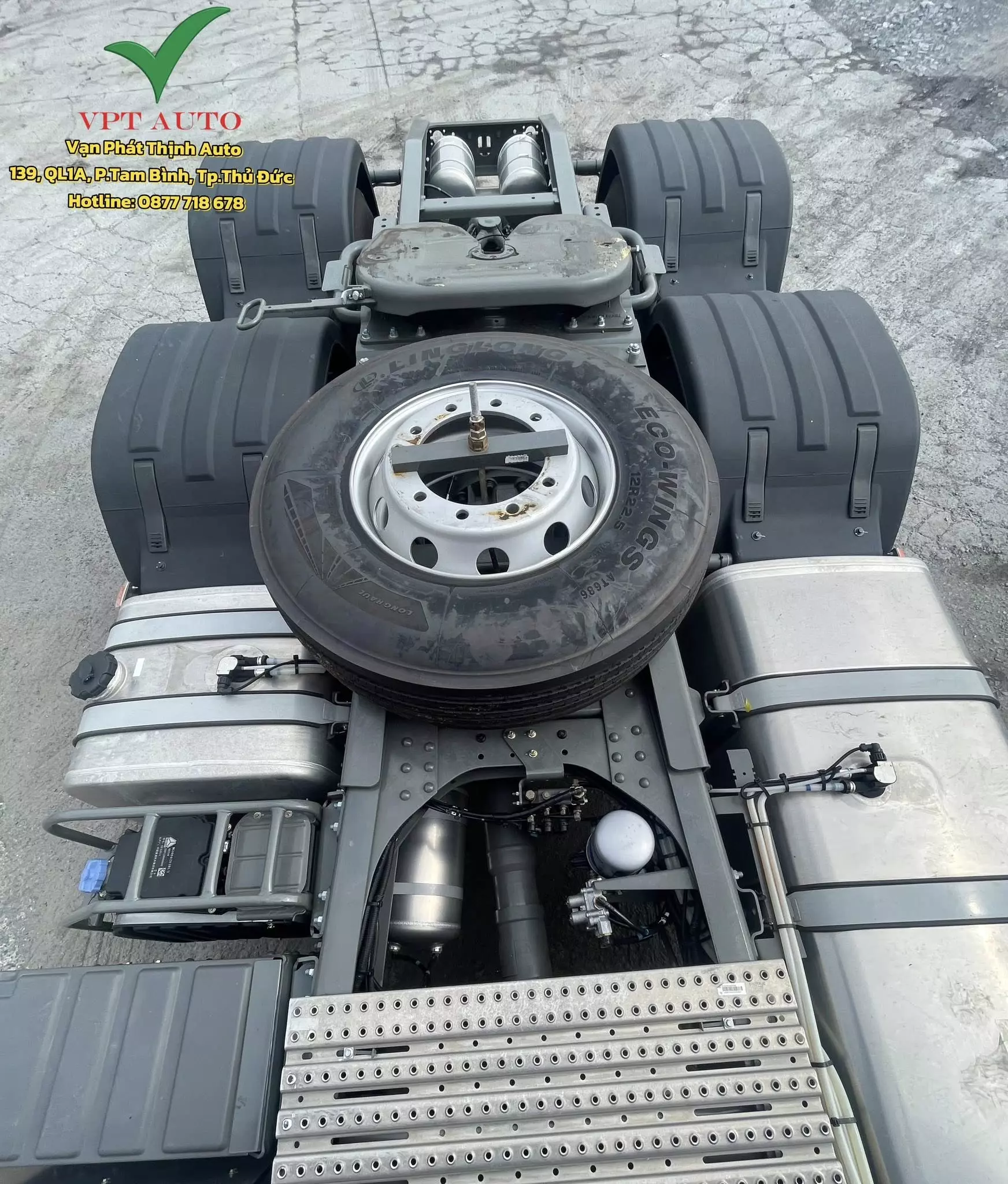 Bán Xe đầu kéo Howo Sitrak 430hp máy Weichai 2025, màu bạc, nhập khẩu nguyên chiếc -4