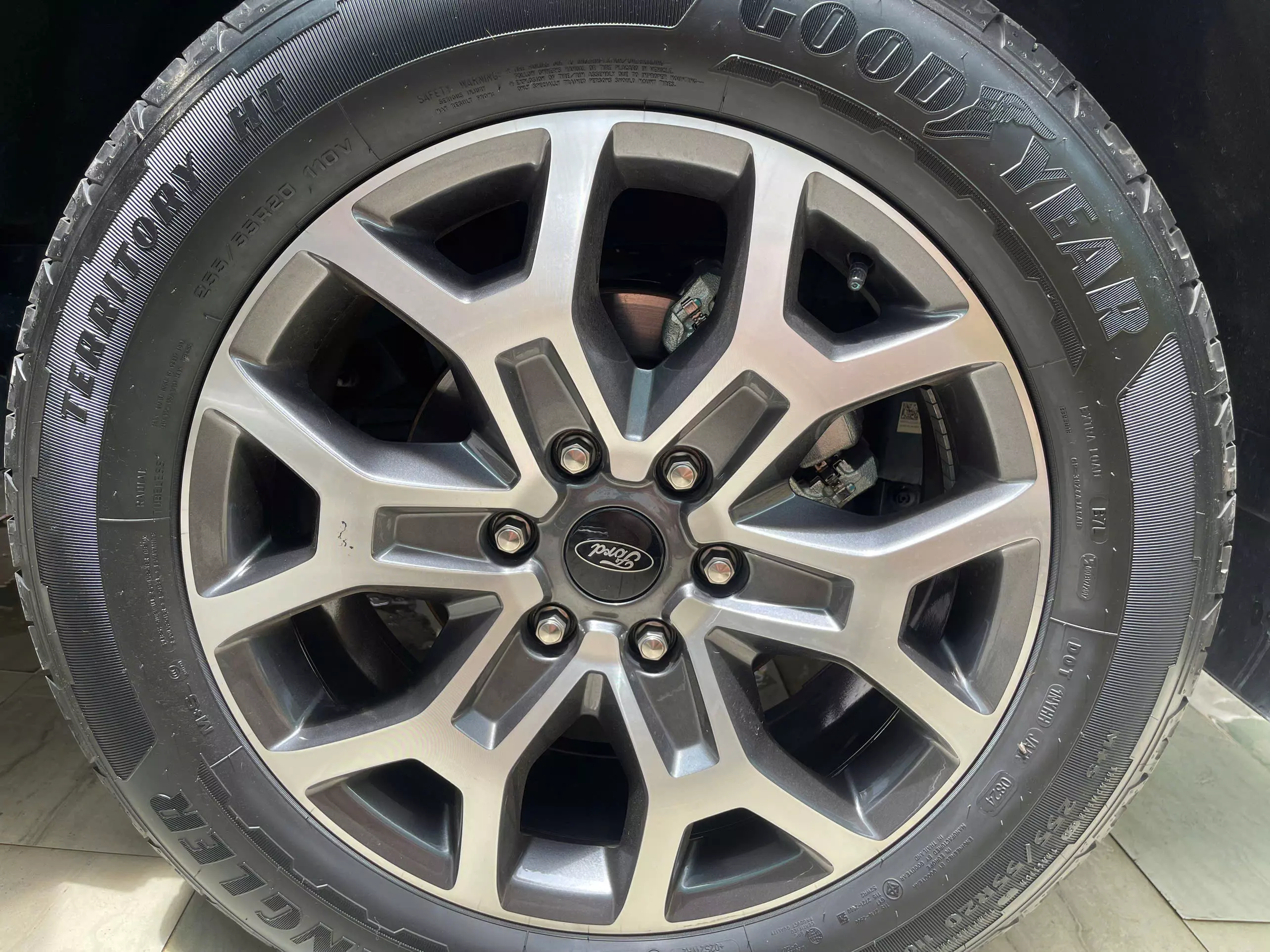 Ford Everest 2024 Titanium 2.0 AT 4x2 - 8267 km- 1 tỷ 220 triệu-2