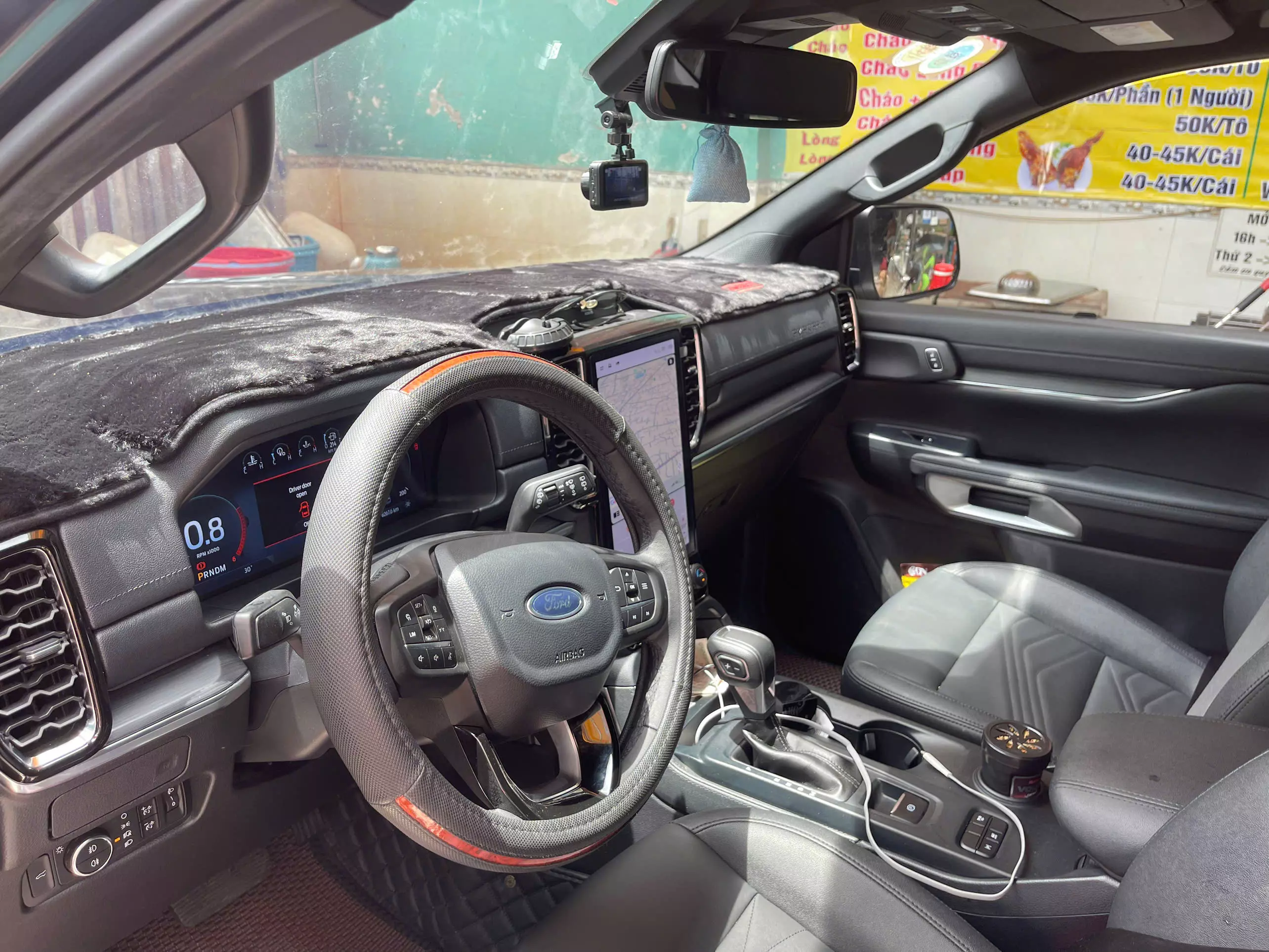 Ford Everest 2024 Titanium 2.0 AT 4x2 - 8267 km- 1 tỷ 220 triệu-4