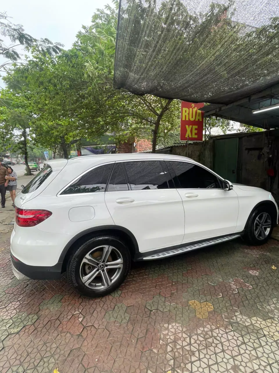 Chính chủ cần bán Mercedes GLC 200 - Đời 2019-0