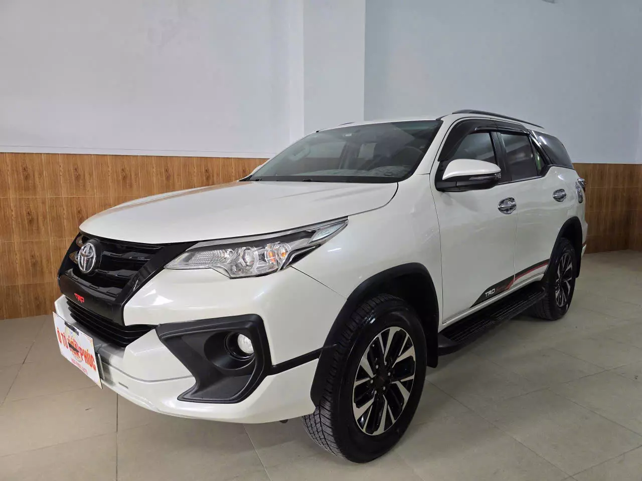  Cần bán Fortuner TRD máy xăng số tự động-3