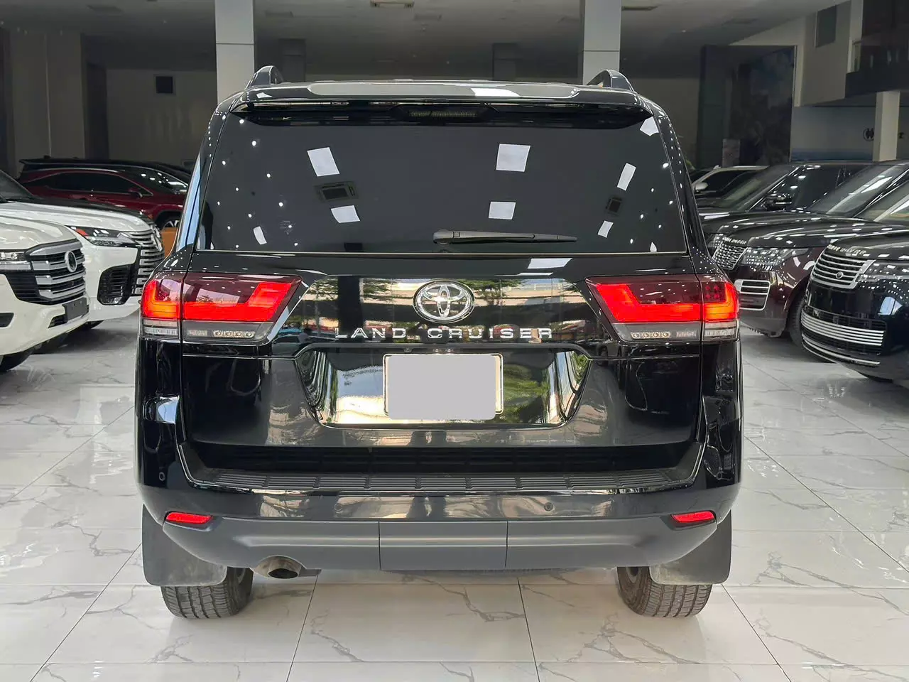TOYOTA LANDCRUISER LC300 2024 Tên Cty chạy 7 nghìn -8