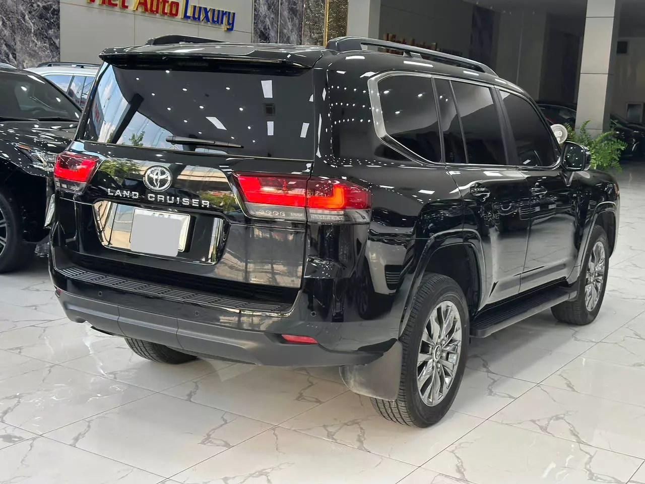 TOYOTA LANDCRUISER LC300 2024 Tên Cty chạy 7 nghìn -9