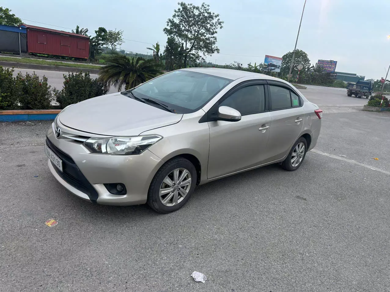 Chính chủ bán xe Toyota vios 2016 màu cát vàng số sàn-4