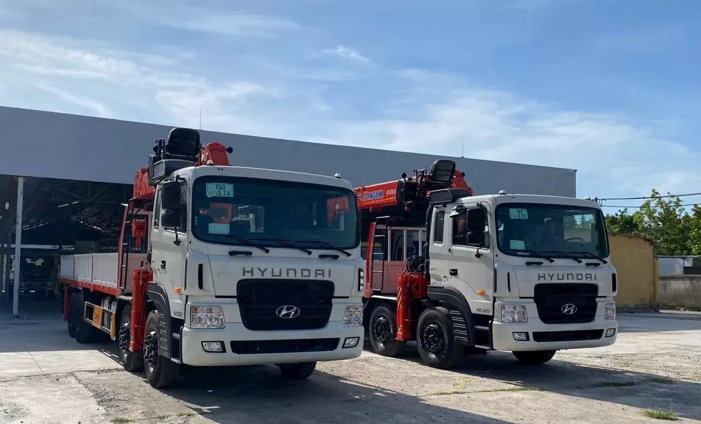 Hyundai HD320 Cẩu 12 tấn 2025, màu trắng, nhập khẩu chính hãng-0