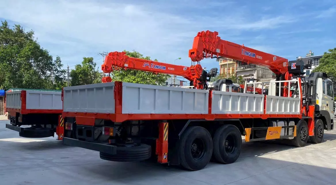 Hyundai HD320 Cẩu 12 tấn 2025, màu trắng, nhập khẩu chính hãng-2