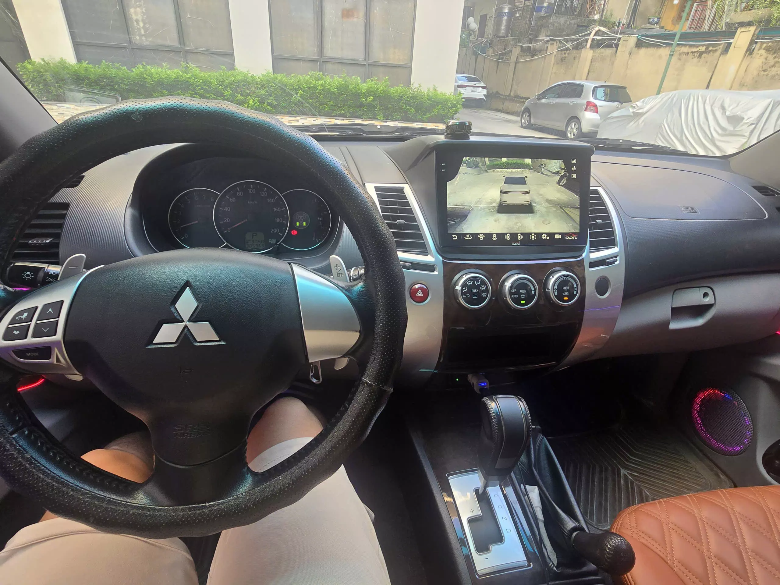 Mitsubishi Pajero Sport 2014 G 4x4 AT - 305000 km-4