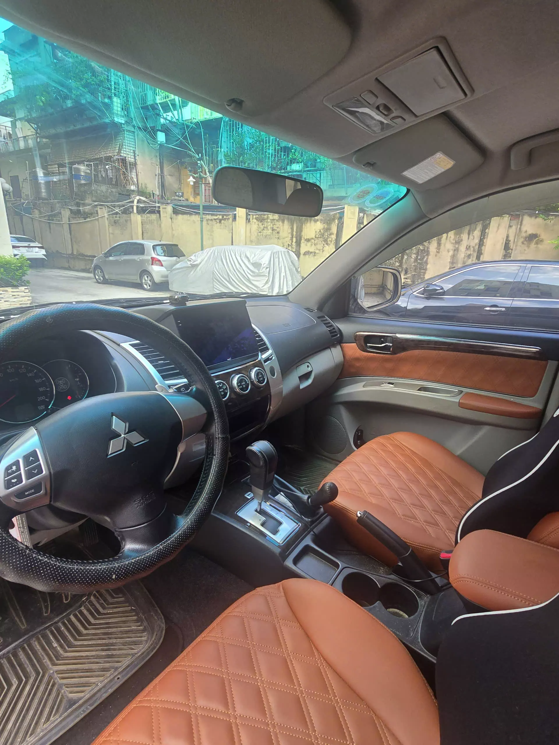 Mitsubishi Pajero Sport 2014 G 4x4 AT - 305000 km-5