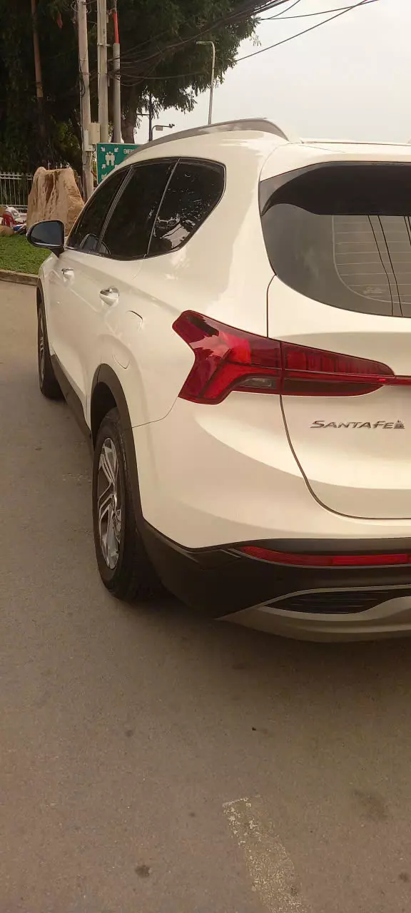 Cần bán xe huynhdai santafe, đời cuối 2023-0