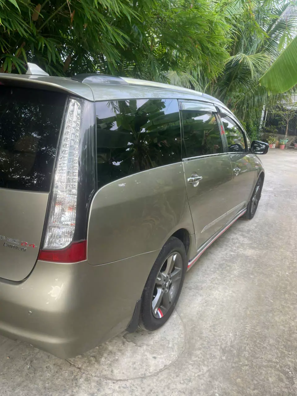 Cần bán Mitsubishi Grandis 2.4 AT – Xe 7 chỗ rộng rãi, máy êm, giữ gìn kỹ-2