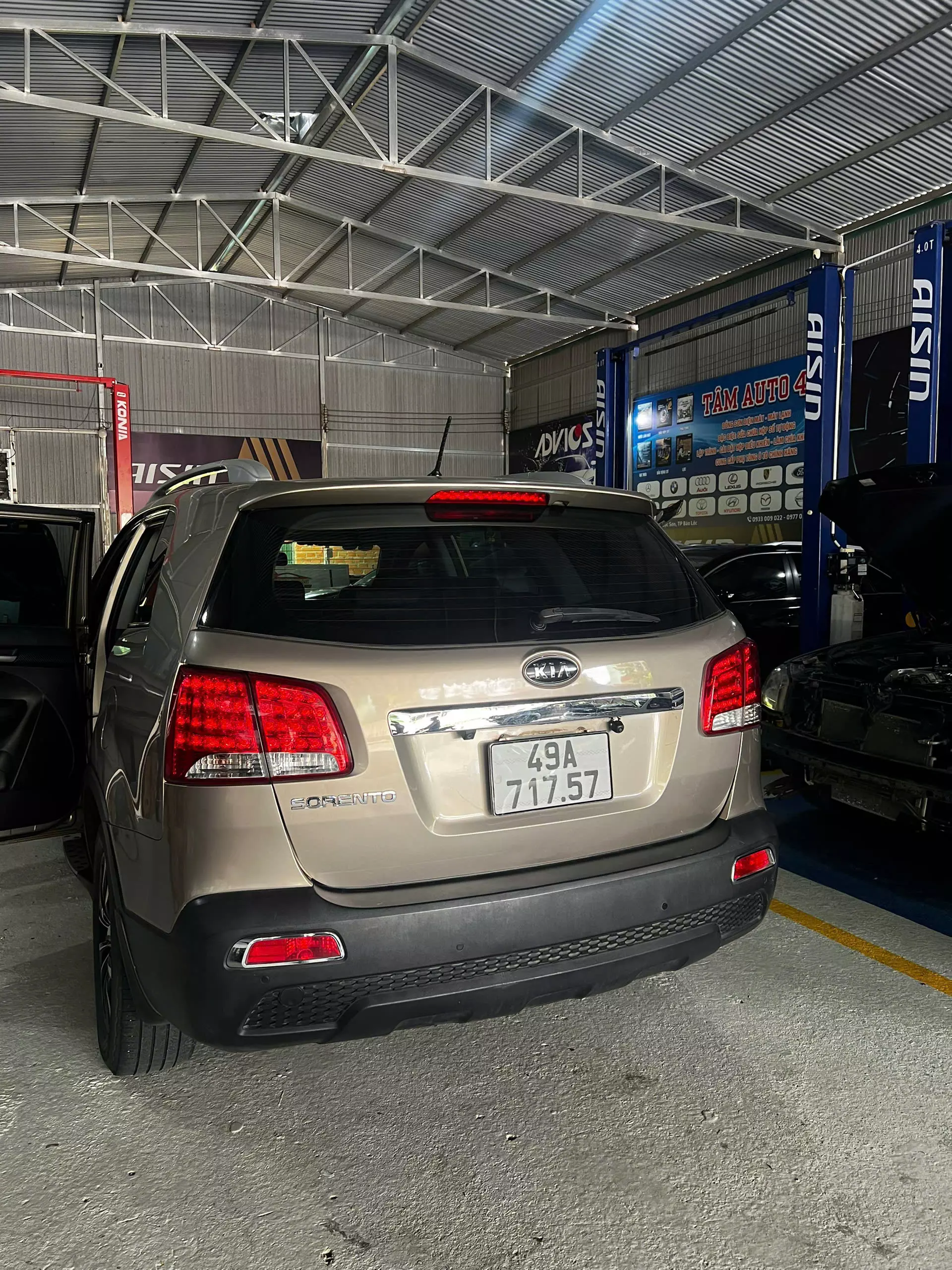 Cần bán xe Kia Sorento 2014 - Biển số 49A-717.57-0