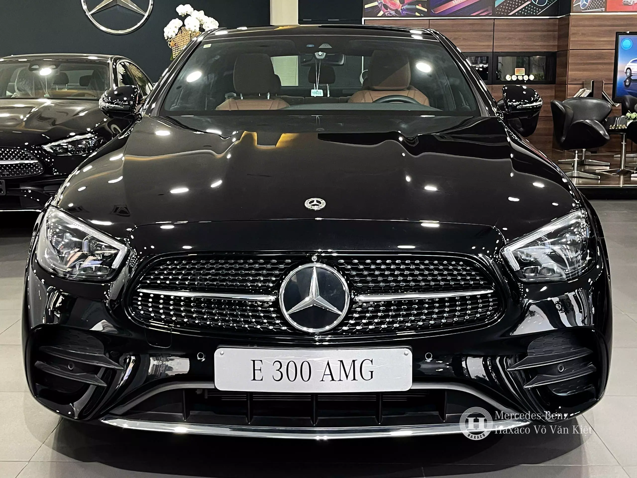 Mercedes-Benz E300 AMG - Sản xuất 2023, Lắp ráp mới, Xe Mới 100%-1