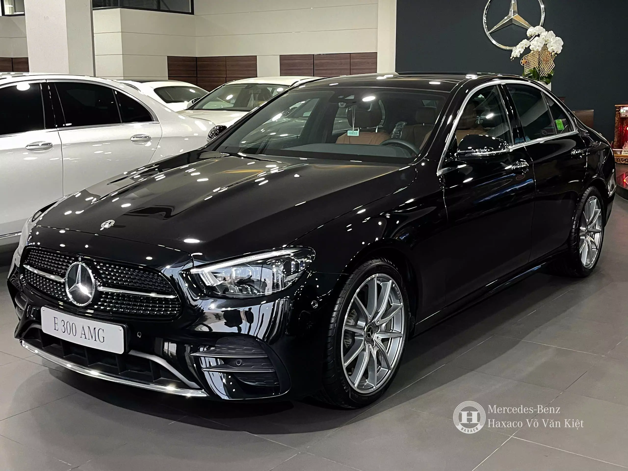 Mercedes-Benz E300 AMG - Sản xuất 2023, Lắp ráp mới, Xe Mới 100%-3