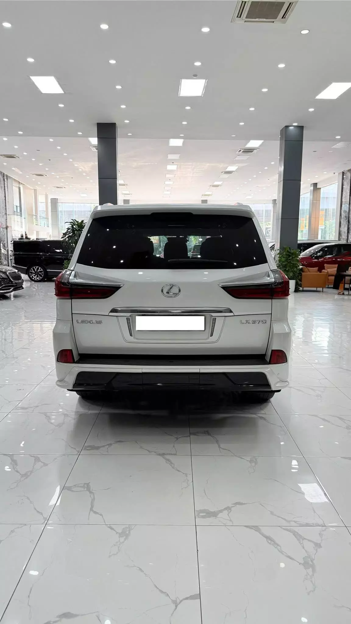 Bán Lexus LX570 sản xuất 2016, lăn bánh cực ít. Xe siêu mới.-4