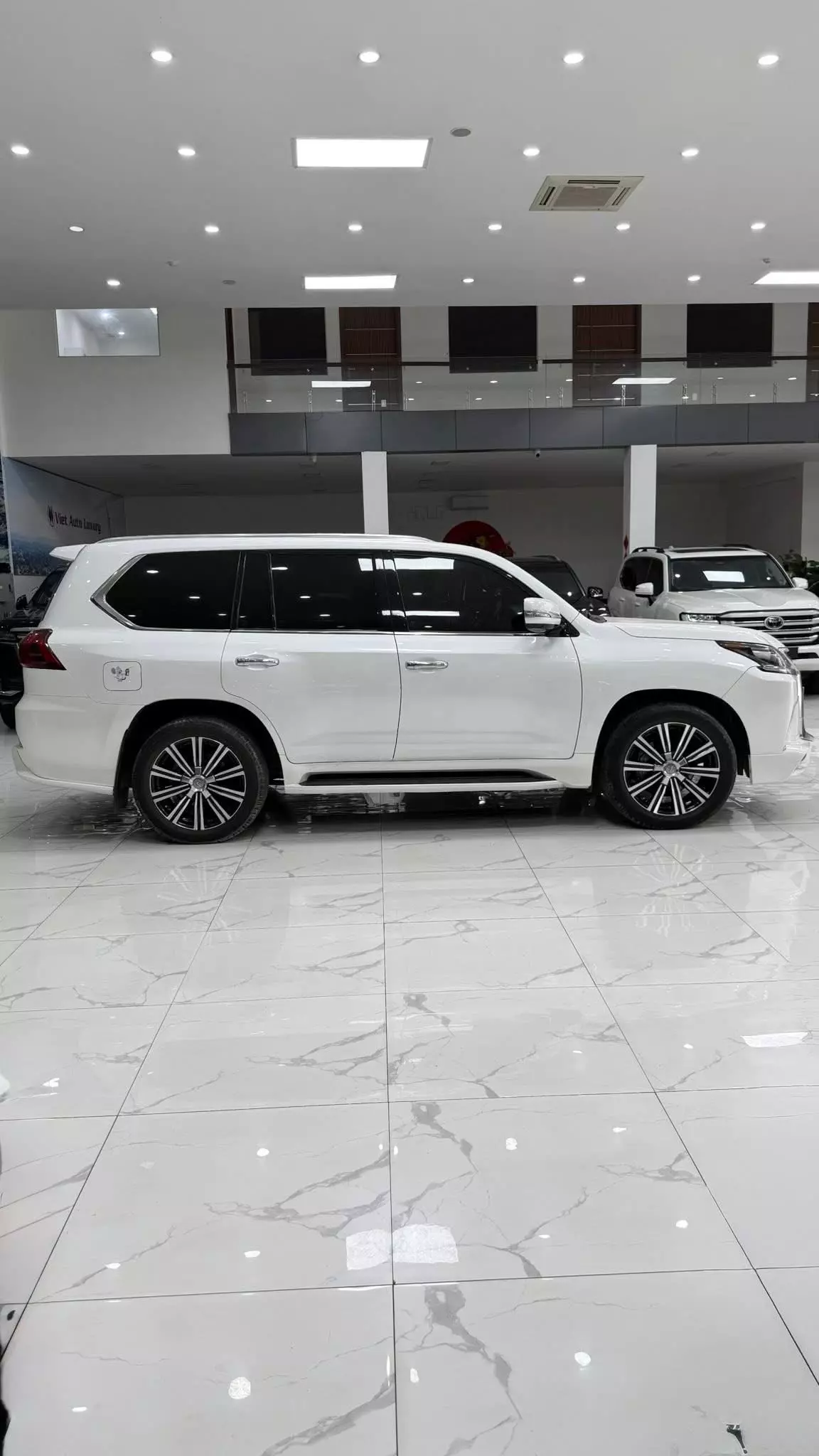 Bán Lexus LX570 sản xuất 2016, lăn bánh cực ít. Xe siêu mới.-5