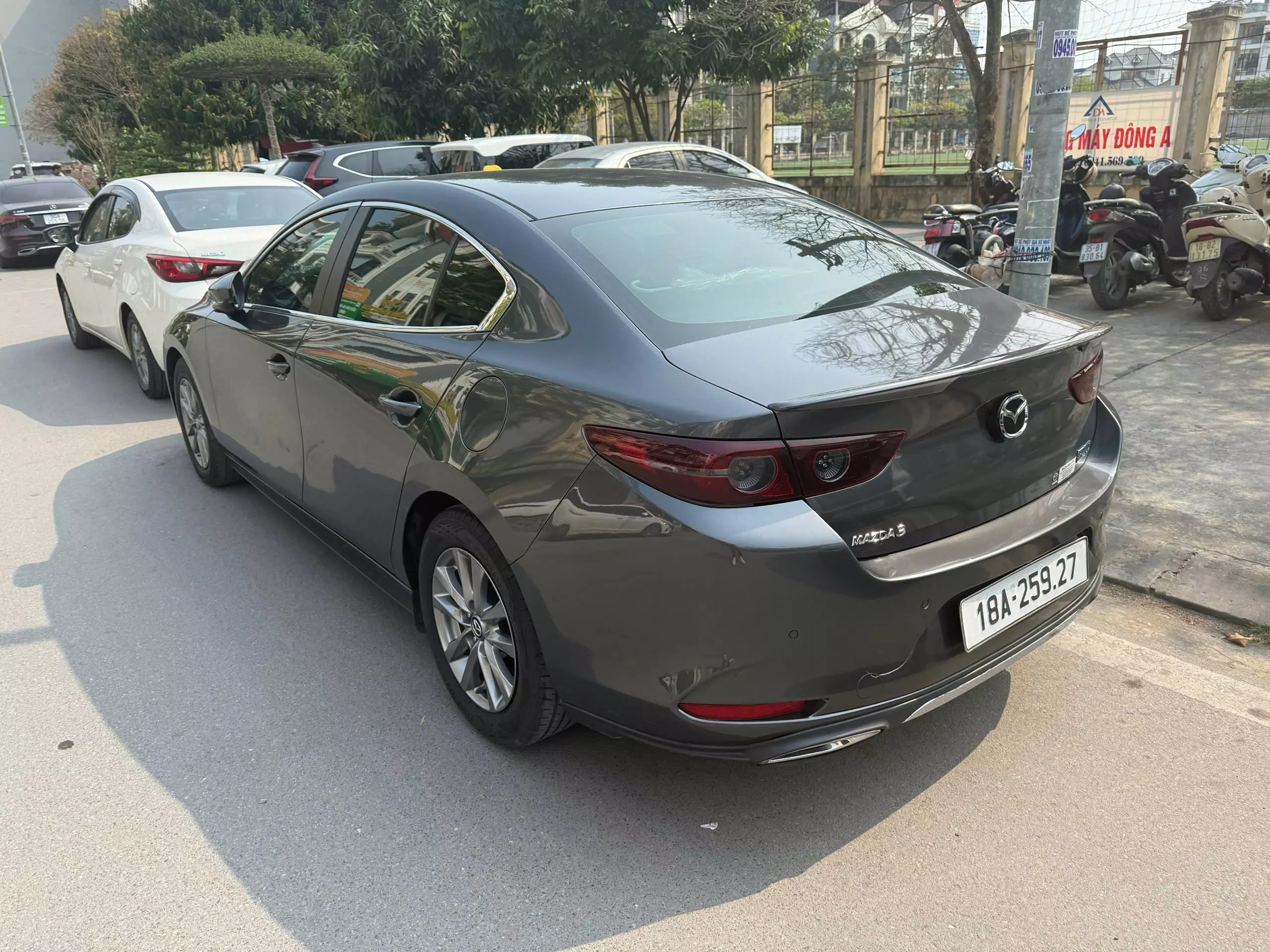 Mazda 3 1.5 Luxury màu xám sx 2021.-2