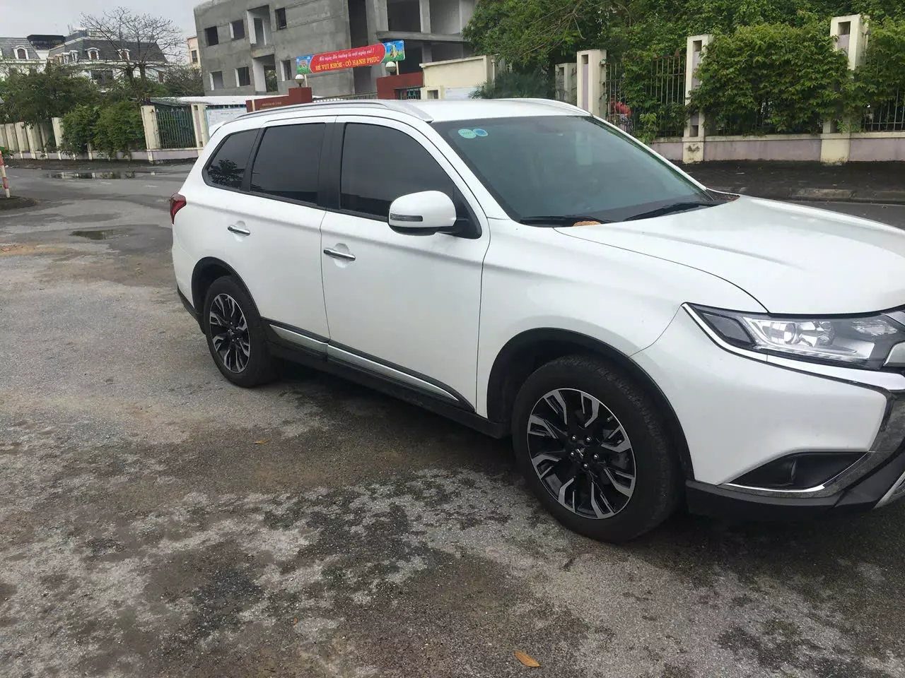 Chính chủ bán xe OUTLANDER sản xuất năm 2021-2
