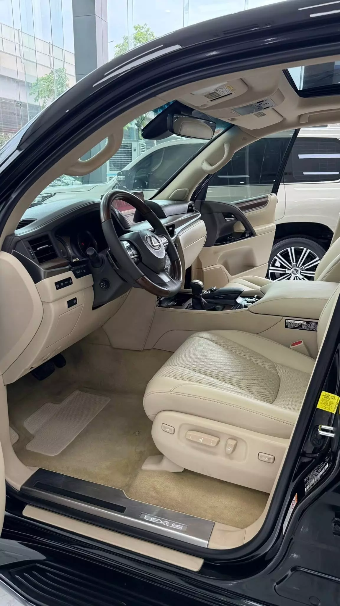 Bán Lexus LX570 nhập Mỹ sản xuất 2016, 1 chủ từ mới, biển Hà Nội.-6