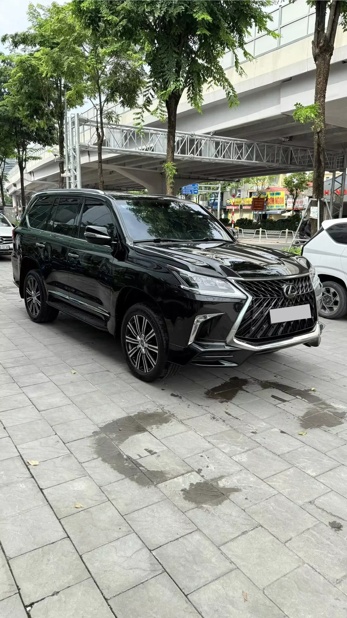 Bán Lexus LX570 Super Sport nhập Trung Đông, sản xuất 2019, 1 chủ.-2