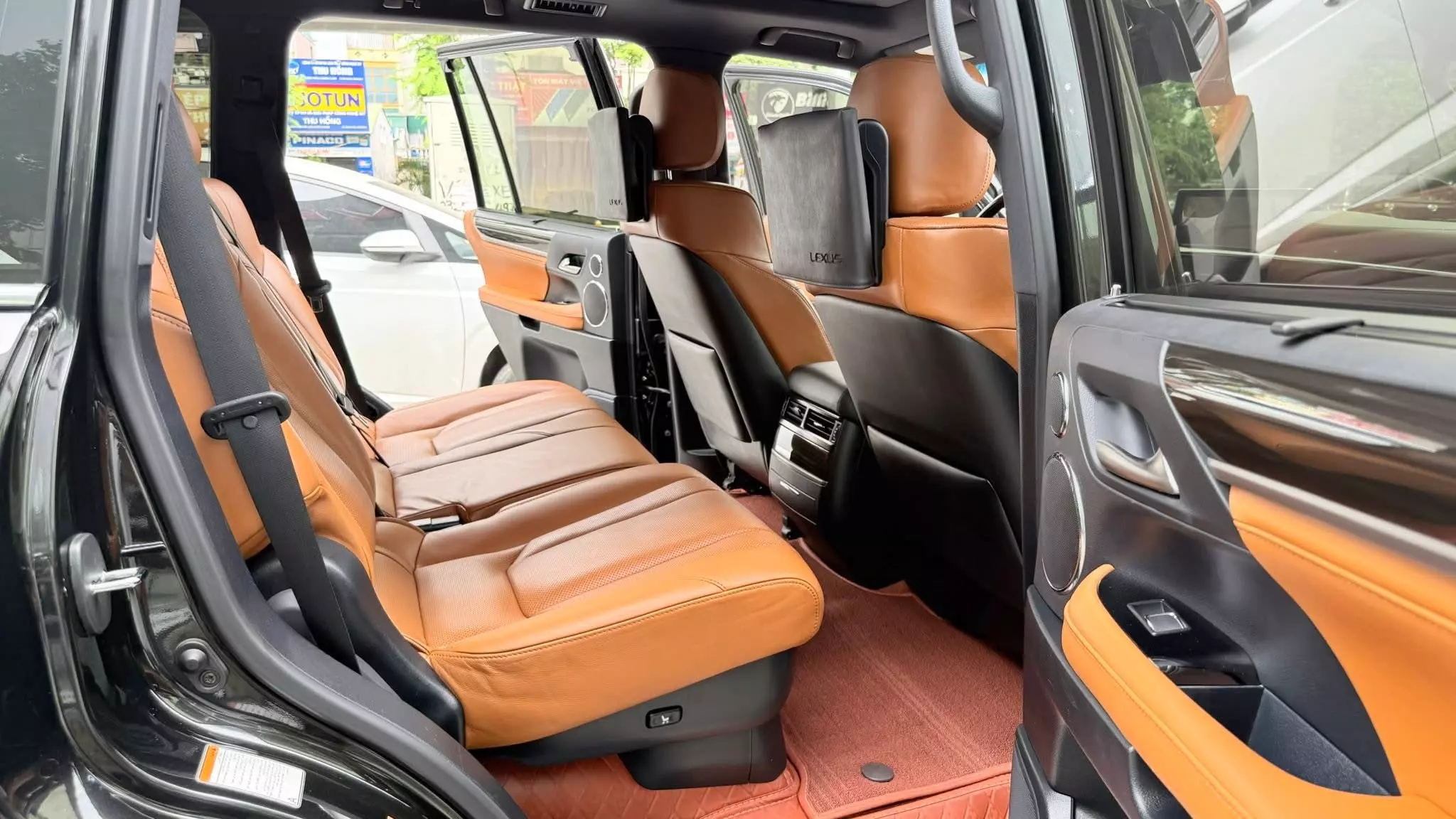 Bán Lexus LX570 Super Sport nhập Trung Đông, sản xuất 2019, 1 chủ.-6