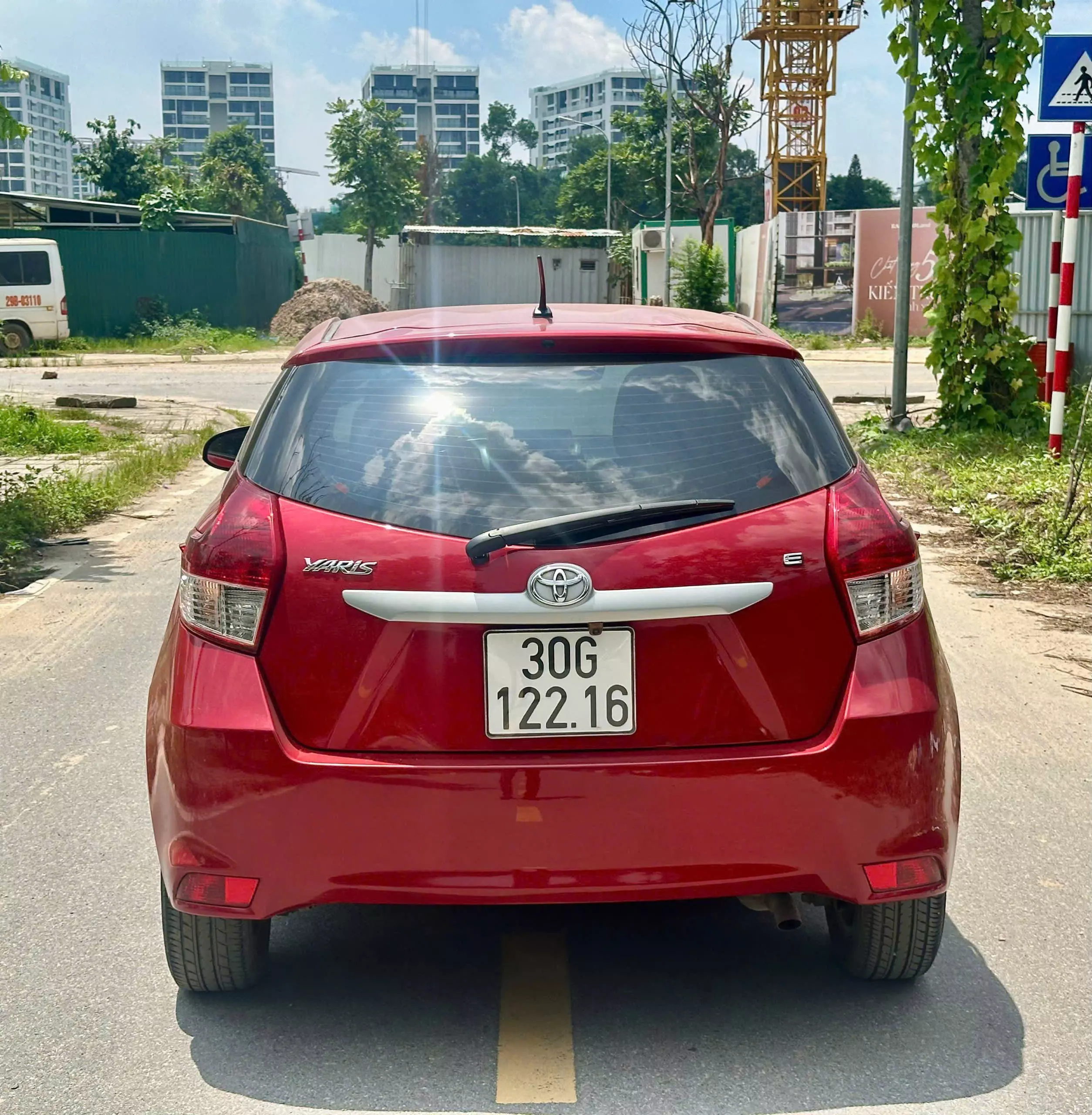 Toyota Yaris 2016, Màu đỏ nhập khẩu nguyên chiếc Thái Lan-2