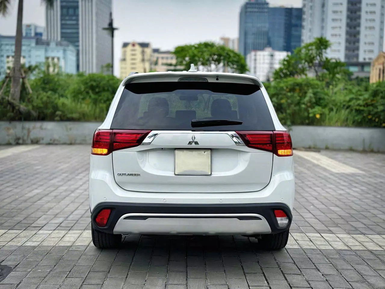 CẦN BÁN GẤP – XE 7 CHỖ GIA ĐÌNH SIÊU ĐẸP-1