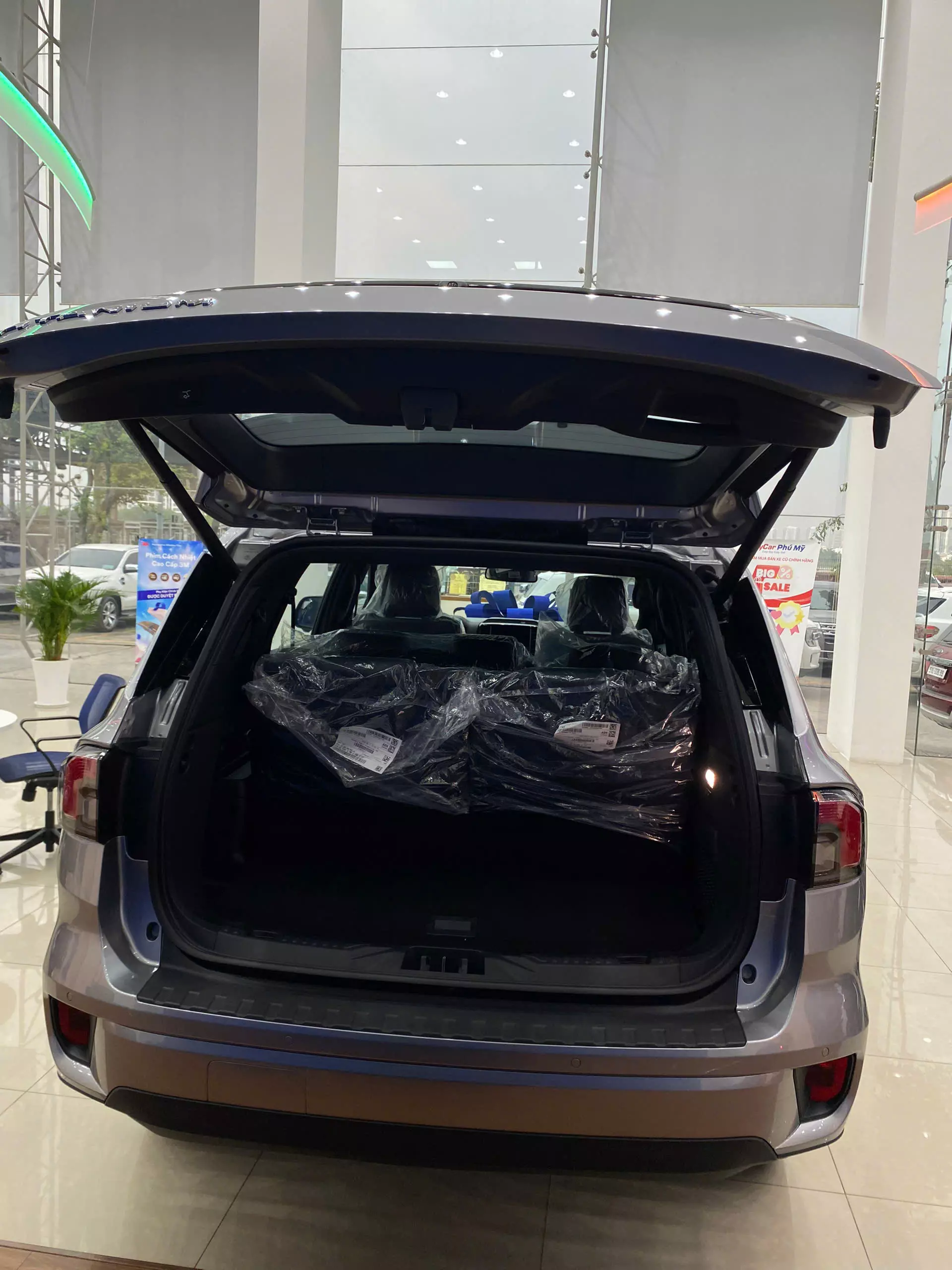 Ford Everest Titanium 4x4 2025 – Màu Xám Uy Quyền - SẴN XE -1