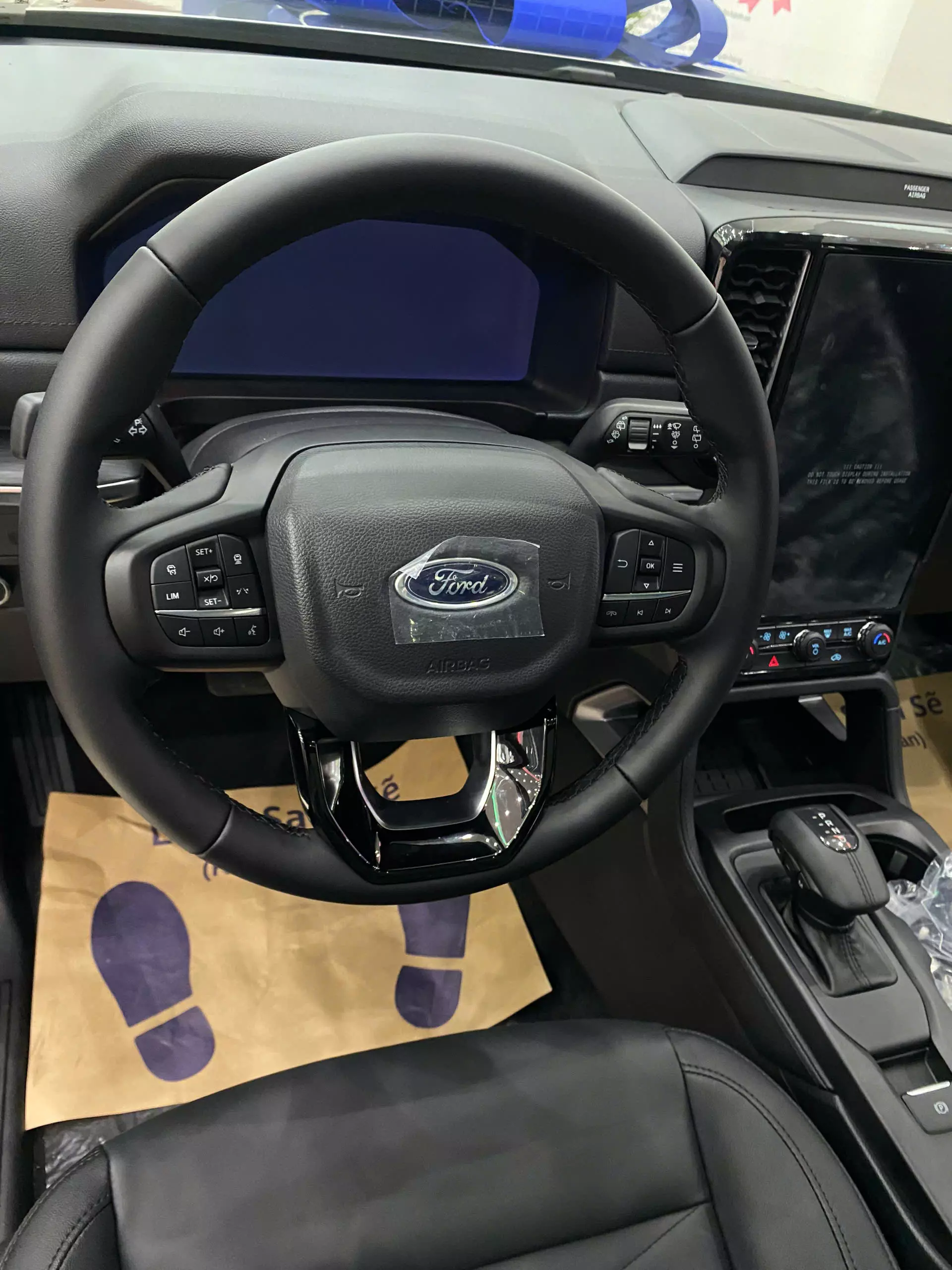 Ford Everest Titanium 4x4 2025 – Màu Xám Uy Quyền - SẴN XE -4