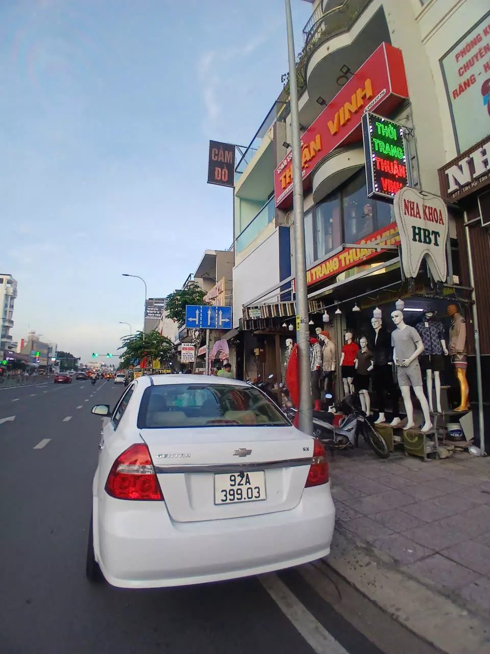 Chính chủ cần bán Daewoo Gentra 2009 SX 1.5 MT - 100000 km-1