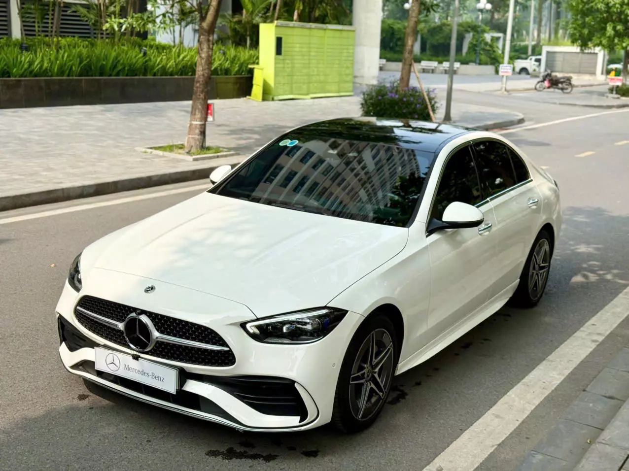 Mercedes-Benz C300 AMG New SX 2022 – Lướt 3.3 vạn km-0
