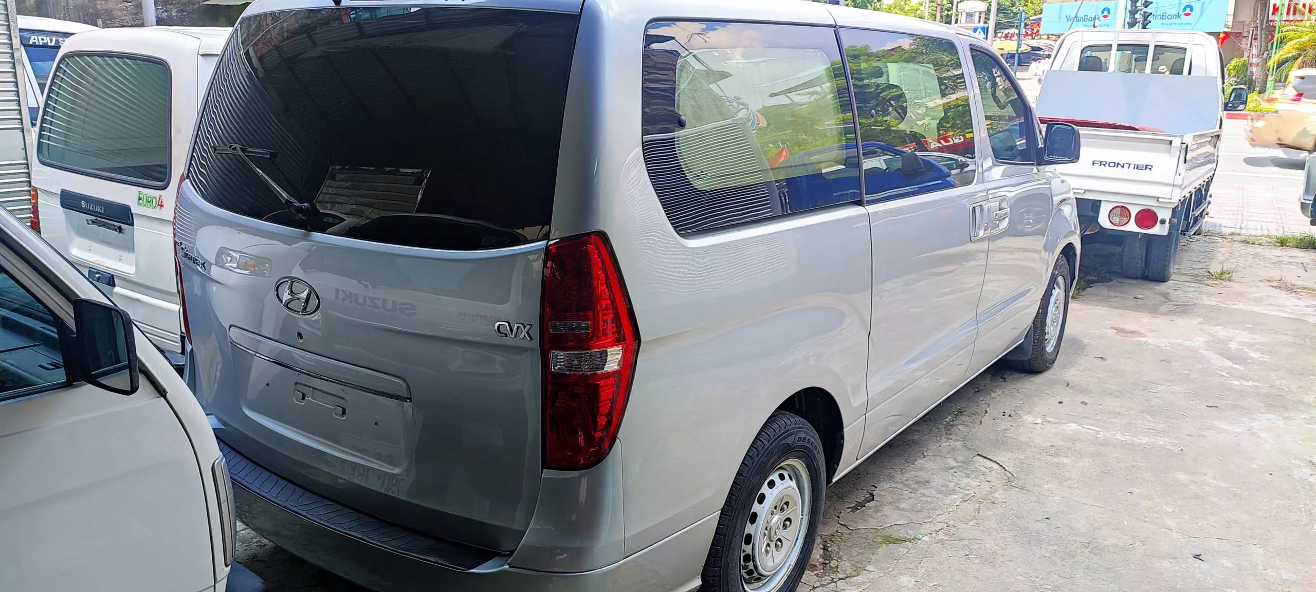 HYUNDAI Starex – Máy dầu số sàn 2009 -0