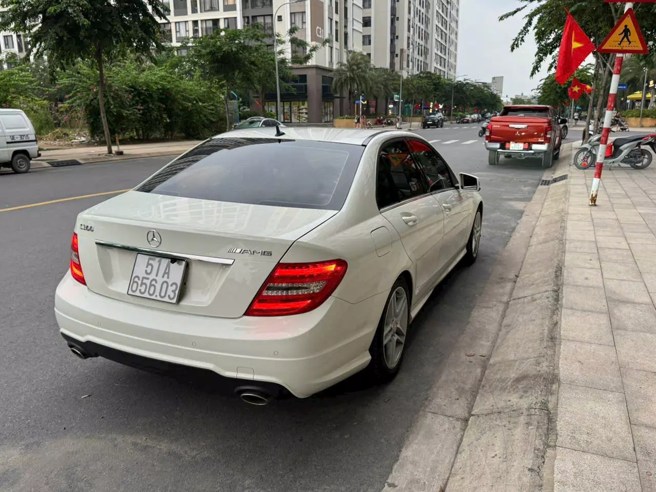 Chính chủ cần bán xe C300 AMG 2012-4