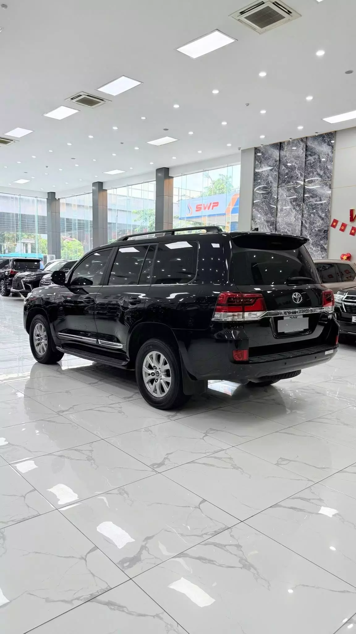 Bán Toyota Land Cruiser 4.6V8 sản xuất 2019. Xe quá mới.-2