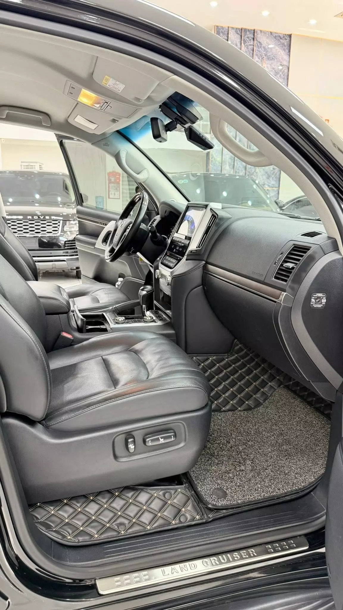 Bán Toyota Land Cruiser 4.6V8 sản xuất 2019. Xe quá mới.-7